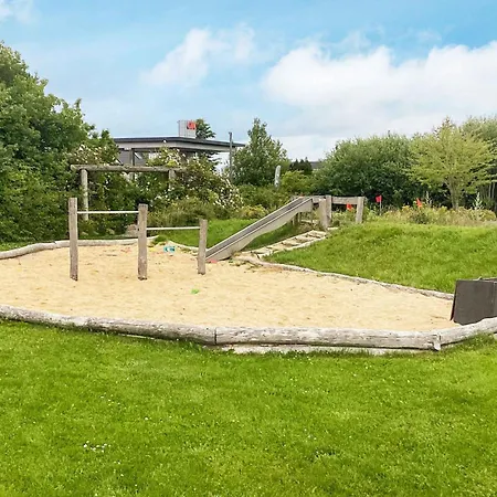 With Hot Tub Incl Final Ing *