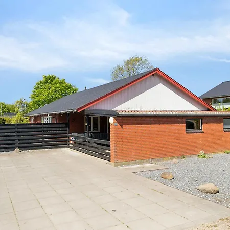 Feriehus With Hot Tub Incl Final Ing *